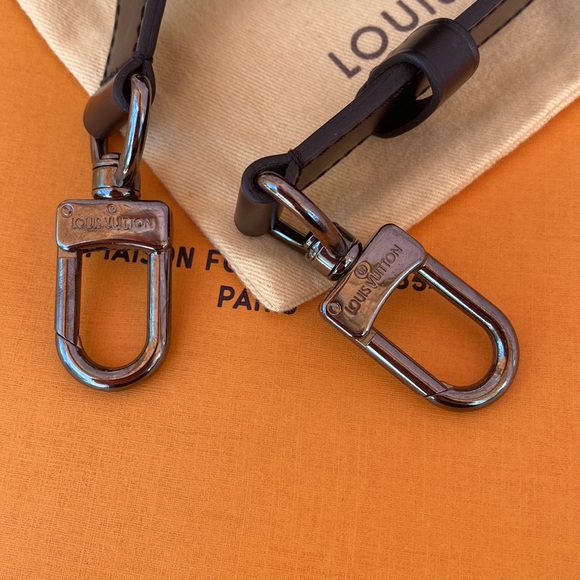 NWOT Louis Vuitton Shoulder Strap Black. Graphite Silver Hardware - Picture 3 of 9